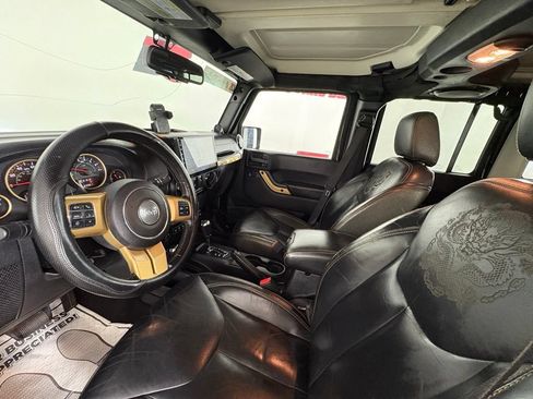 Used 2014 Jeep Wrangler Unlimited Sahara AWD/4WD image 10