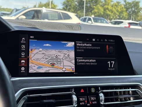 Used 2022 BMW X5 xDrive40i w/ M Sport Package AWD/4WD image 25