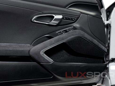 Used 2018 Porsche 718 Boxster GTS image 14