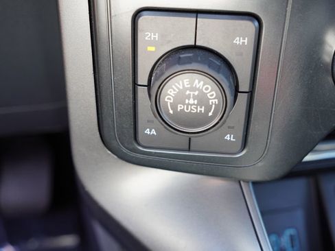 Used 2024 Ford F150 Lariat w/ Equipment Group 502A High AWD/4WD image 33