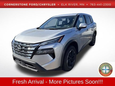 Used 2024 Nissan Rogue SV AWD/4WD image 1