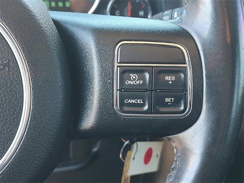 Used 2016 Jeep Wrangler Unlimited Sahara image 19