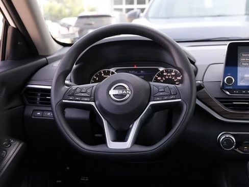 Certified 2025 Nissan Altima 2.5 SV FWD image 22