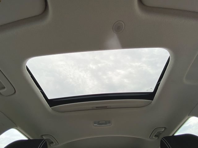 Used 2025 Hyundai Venue SEL FWD image 18