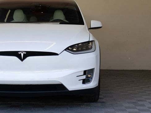 Used 2018 Tesla Model X 100D AWD/4WD image 5