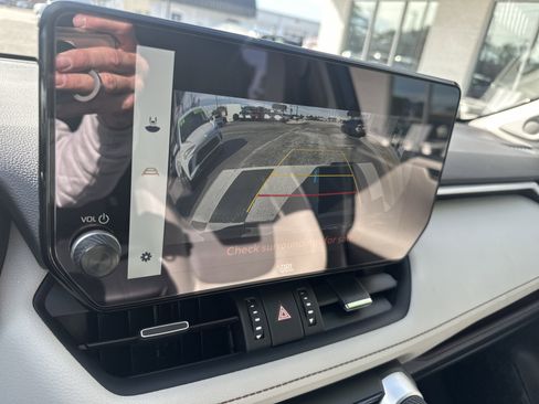 Used 2025 Toyota RAV4 Limited w/ Advanced Technology Package image 18