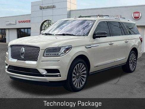 Used 2018 Lincoln Navigator L Reserve w/ Technology Package AWD/4WD image 3