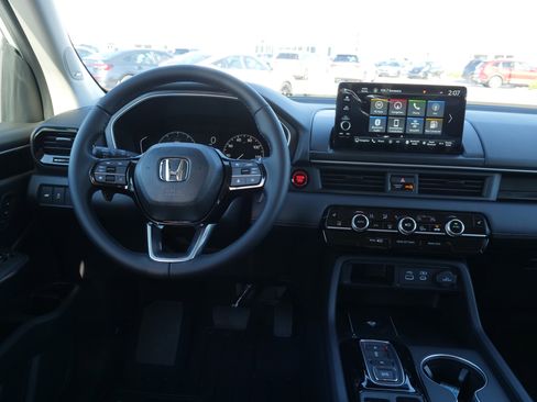 New 2025 Honda Pilot Touring image 21