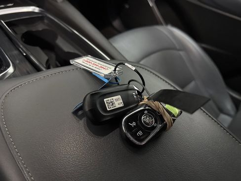 Used 2024 Buick Enclave Premium image 44