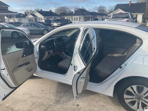 Used 2014 Honda Accord LX image 9