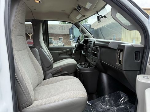 Used 2022 Chevrolet Express 3500 LS image 13