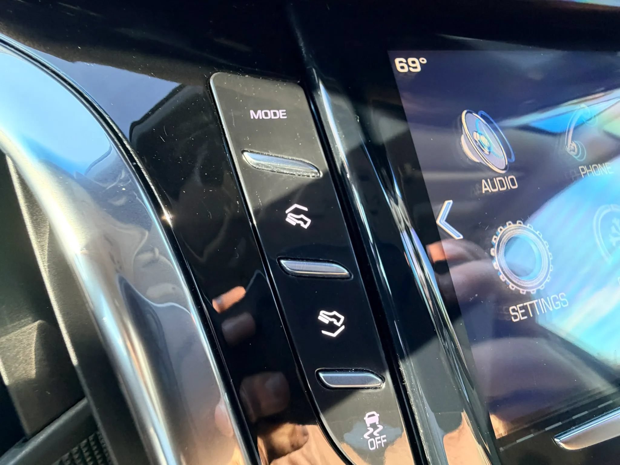 Used 2017 Cadillac Escalade ESV Premium Luxury AWD/4WD image 21