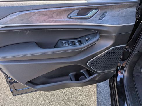 New 2026 Jeep Grand Cherokee Limited AWD/4WD image 10
