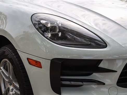 Used 2020 Porsche Macan AWD/4WD image 10