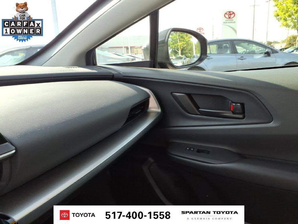 Used 2025 Toyota Prius LE FWD image 22