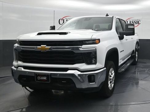 Certified 2025 Chevrolet Silverado 2500 LT w/ Safety Package image 4