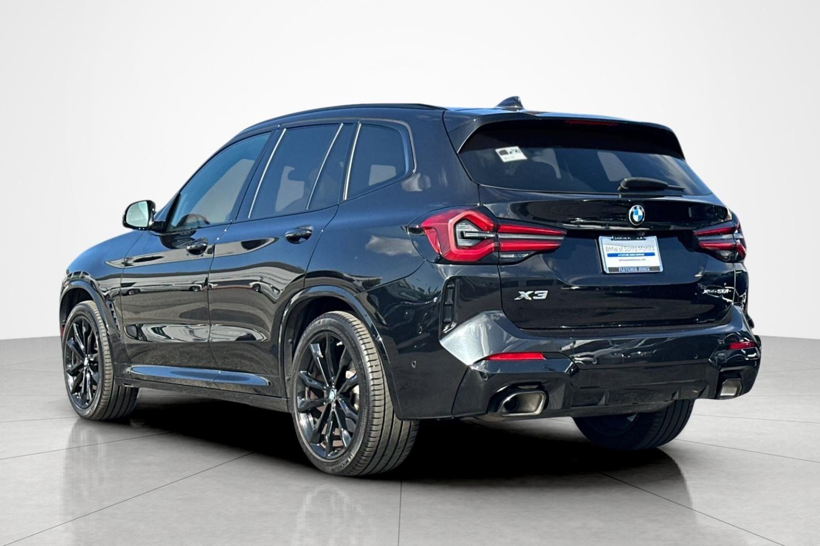 Used 2024 BMW X3 xDrive30i w/ Premium Package AWD/4WD image 3