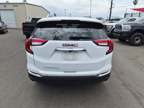Used 2024 GMC Terrain SLT image 7