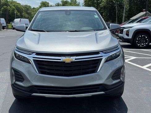Used 2024 Chevrolet Equinox LT w/ LPO, Floor Liner Package FWD image 9