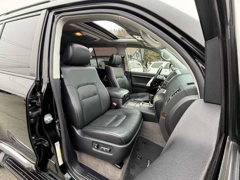 Used 2015 Toyota Land Cruiser image 11