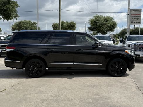Used 2022 Lincoln Navigator L Reserve AWD/4WD image 3