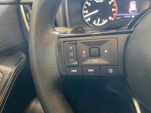Certified 2023 Nissan Rogue SV FWD image 12