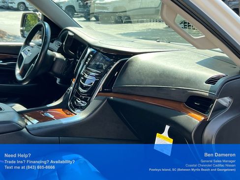 Used 2017 Cadillac Escalade Luxury AWD/4WD image 29