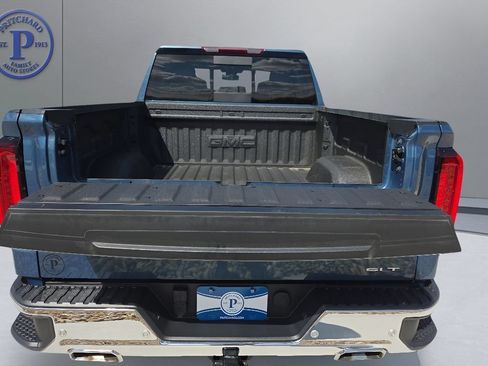Used 2024 GMC Sierra 1500 SLT w/ SLT Premium Plus Package AWD/4WD image 30