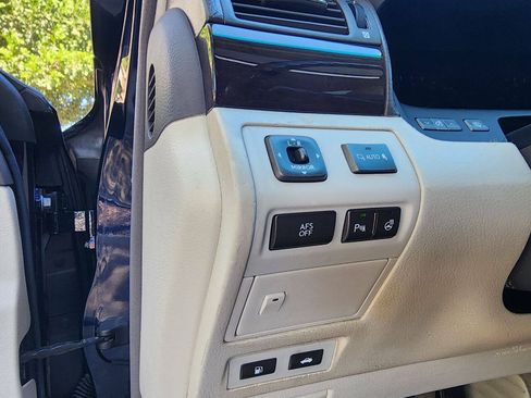 Used 2009 Lexus LS 460 RWD image 23