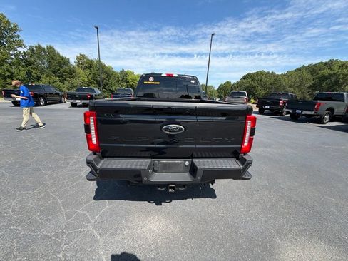 Used 2023 Ford F250 XLT w/ Black Appearance Package AWD/4WD image 4
