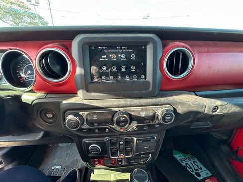 Used 2021 Jeep Gladiator Rubicon w/ LED Lighting Group AWD/4WD image 13