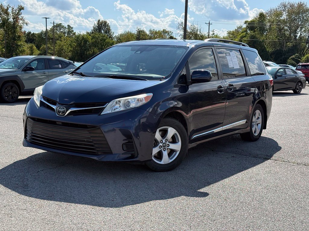 Used 2018 Toyota Sienna LE FWD image 3
