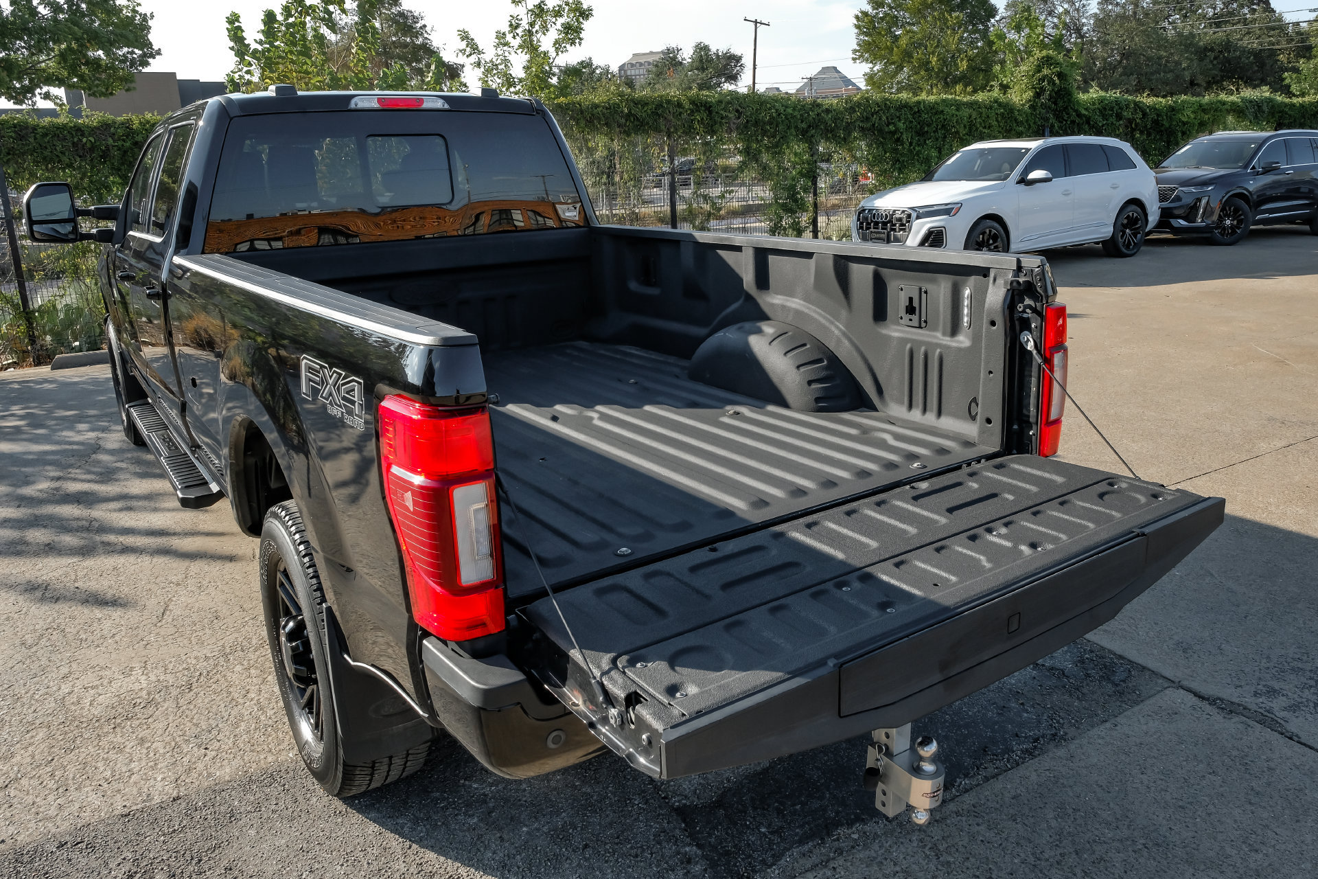 Used 2022 Ford F350 Lariat w/ Black Appearance Package AWD/4WD image 63