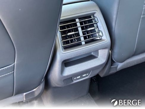 New 2026 Volkswagen Tiguan SE image 16