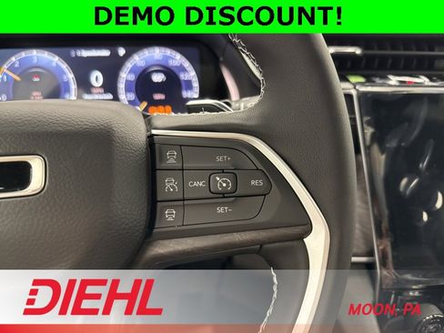 New 2025 Jeep Grand Cherokee Limited w/ Trailer Tow Package image 28