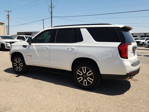Used 2024 GMC Yukon AT4 w/ Technology Package AWD/4WD image 4