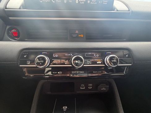 Used 2025 Honda Pilot Touring image 27