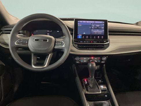 Used 2025 Jeep Compass Limited w/ Elite Group AWD/4WD image 12