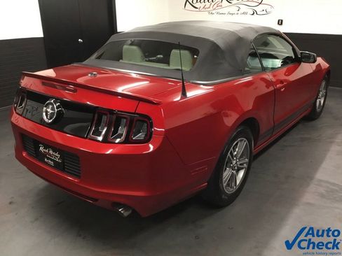 Used 2013 Ford Mustang Premium RWD image 22