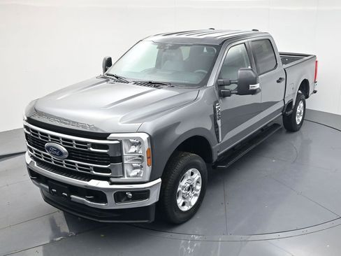 Used 2025 Ford F250 XLT AWD/4WD image 35