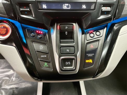 Used 2024 Honda Odyssey Elite image 17