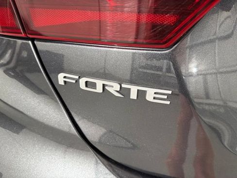 Used 2023 Kia Forte LXS FWD image 9