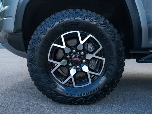 Used 2023 GMC Canyon AT4X AWD/4WD image 9