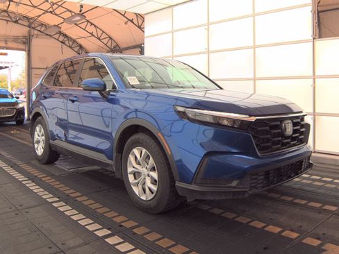 Used 2025 Honda CR-V LX image 2