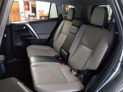 Used 2016 Toyota RAV4 Limited image 15