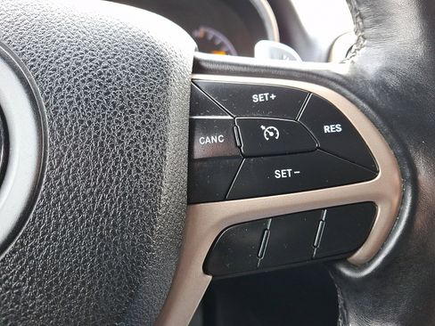 Used 2017 Jeep Grand Cherokee Laredo w/ Quick Order Package 23E image 21