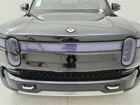 Used 2022 Rivian R1T Adventure image 8