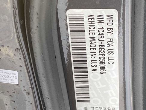 Certified 2023 Jeep Grand Cherokee Limited w/ Luxury Tech Group II image 31