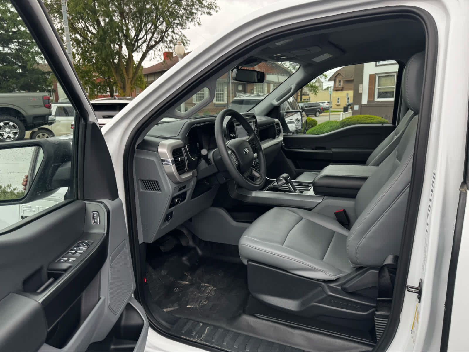 Used 2023 Ford F150 Lightning Pro AWD/4WD image 2