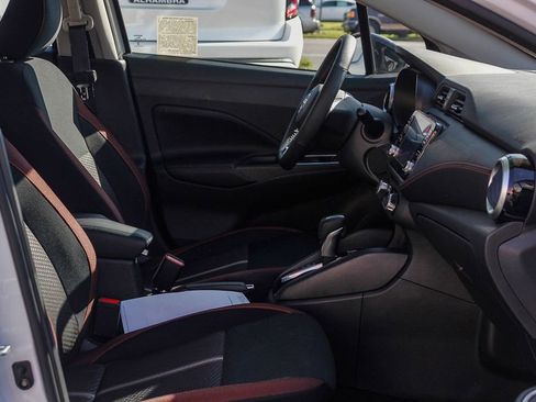 Certified 2025 Nissan Versa SR w/ Trunk Package image 17